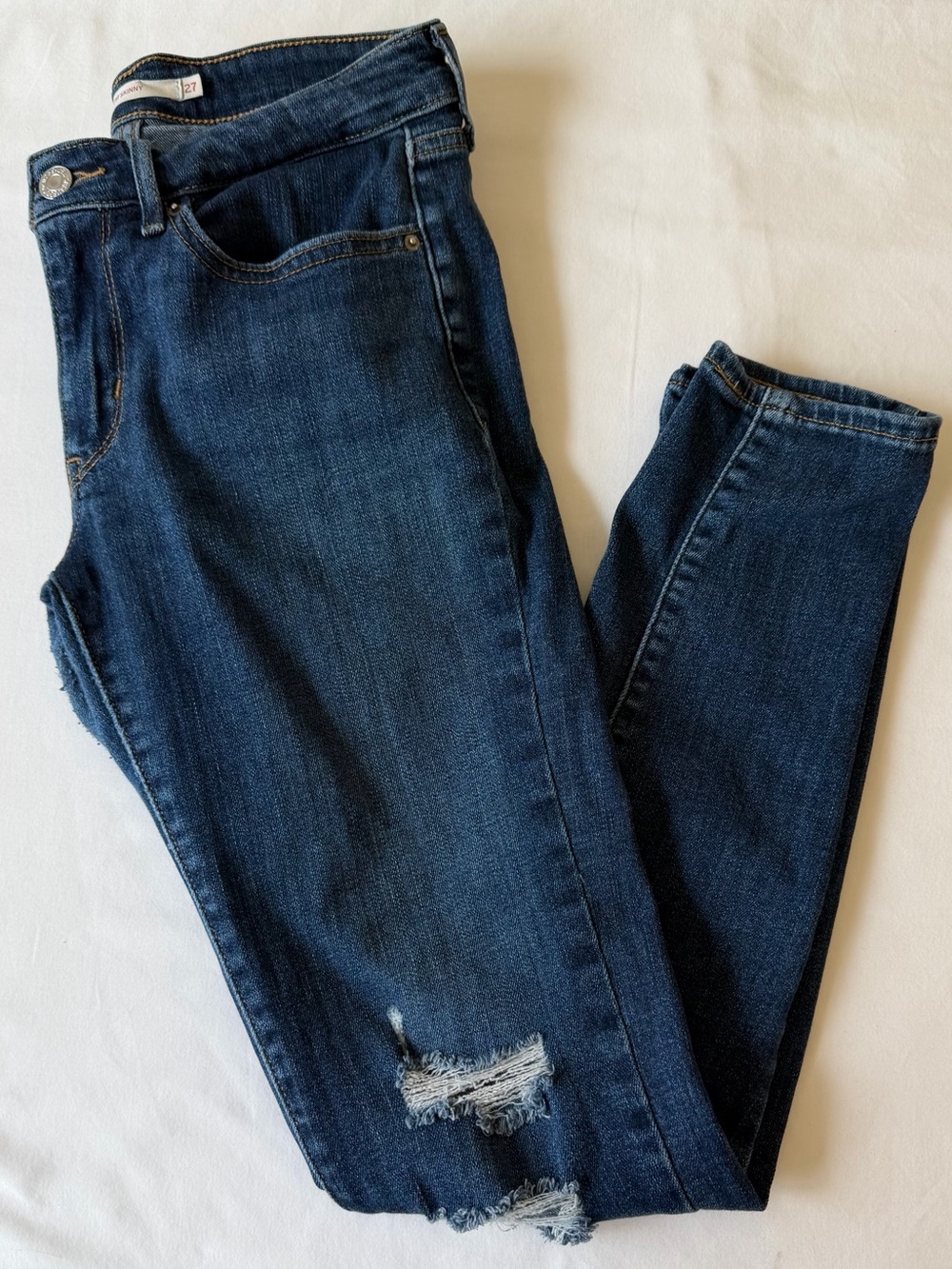 Levi's 711 Women's Distressed Skinny Jeans Size 27  Medium Wash